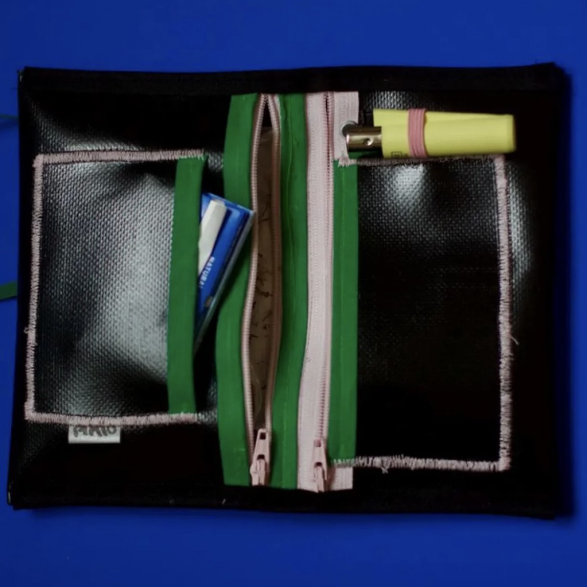 Tabaktasche / Portemonnaie – Upcycling aus LKW-Plane - Schwarz & Grün – Pikto3000