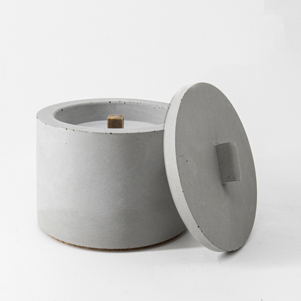 Nachfüllbares Beton-Outdoor-Feuer “LIGHT S“ – mit Betondeckel - Ideal Wachsreste verbrauchen