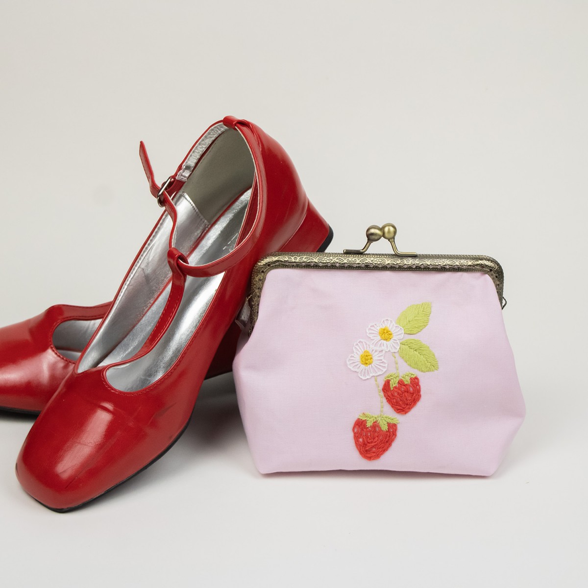 nathys_illustration - Schminktäschchen/Portemonnaie  „strawberry dreams“ (Unikat) 15x12x8 cm
