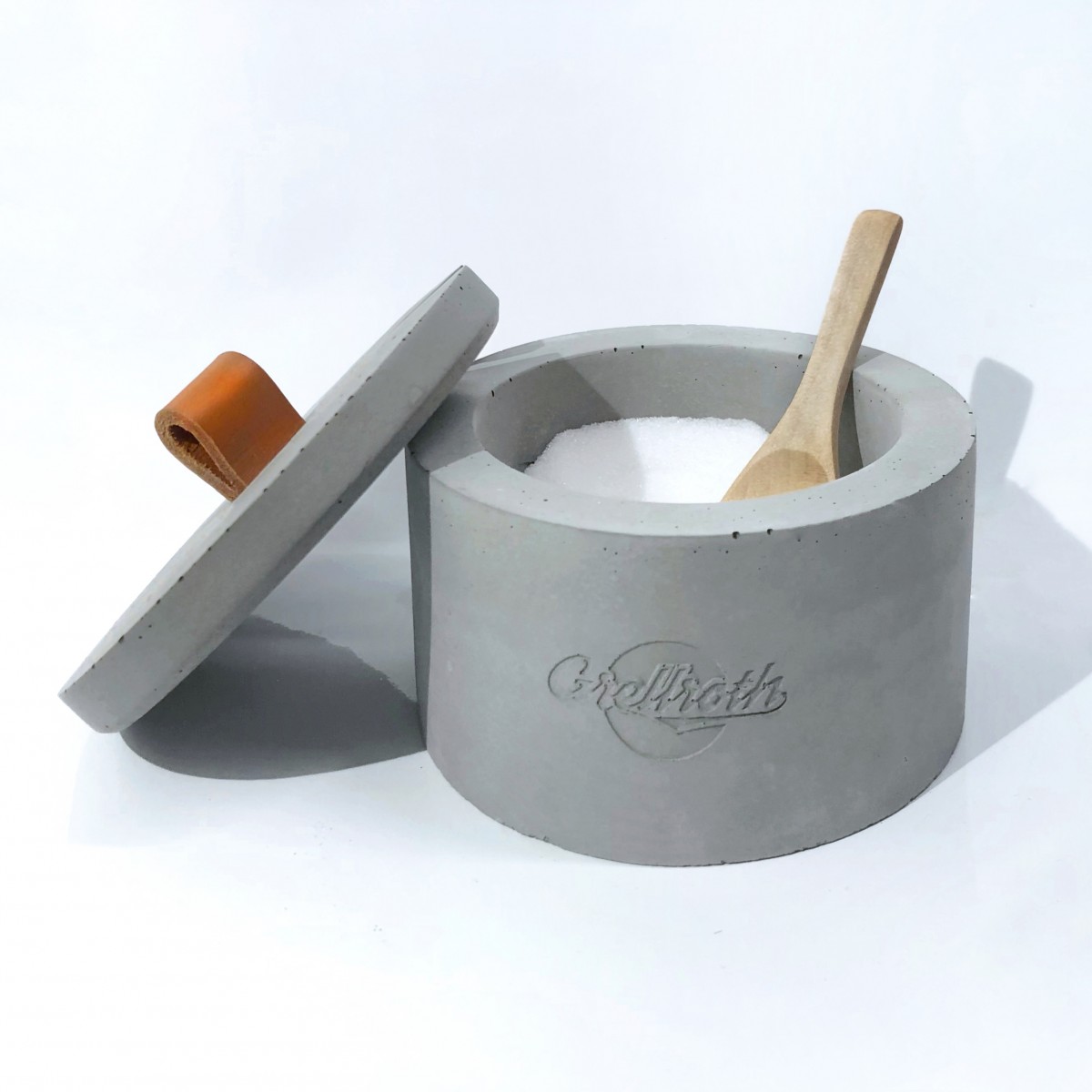 Beton-Zuckertopf mit Holzlöffel – Ledergriff Cognac