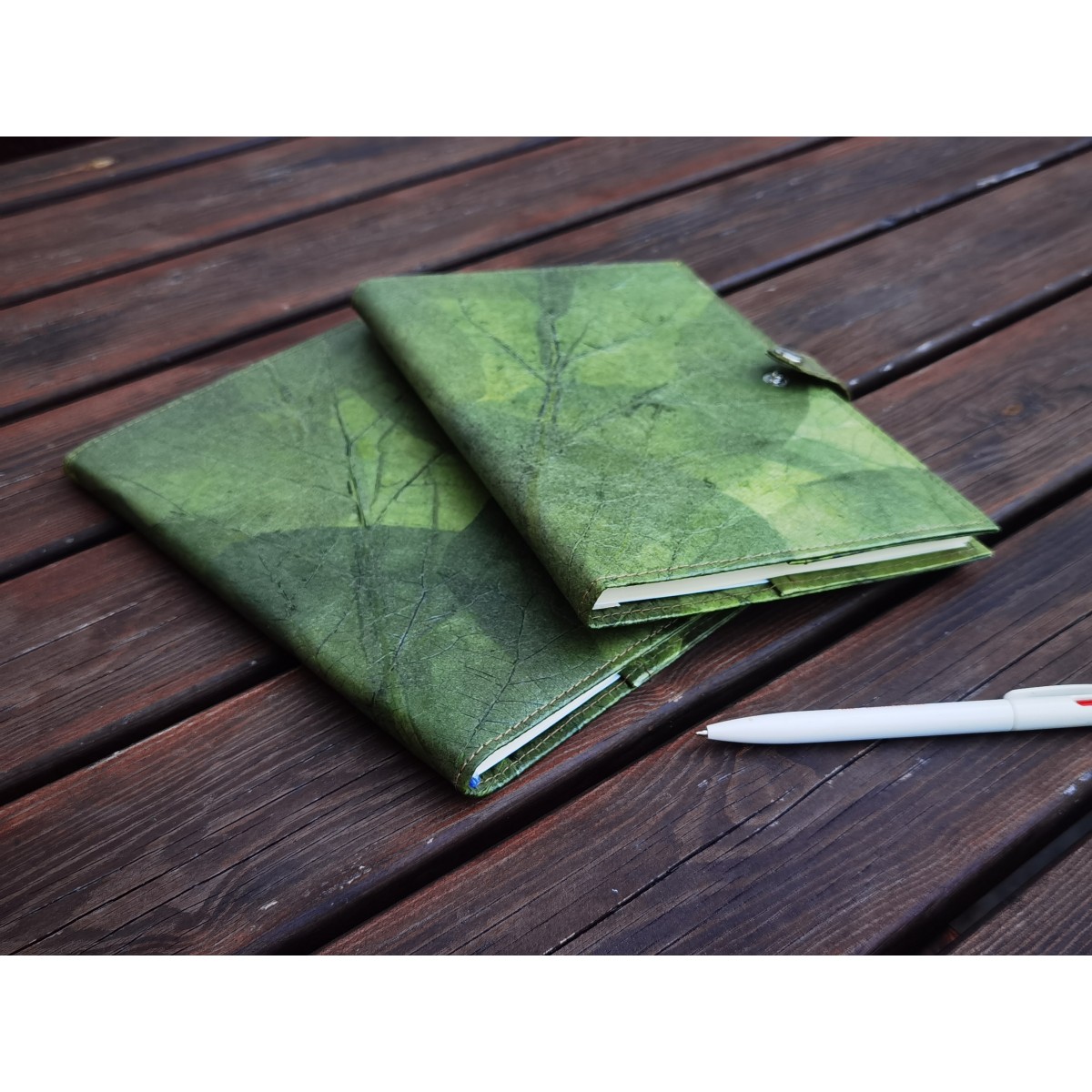 1 x Notizbuch A5 unliniert, Nachhaltiges Journal aus echten Blättern, Tagebuch Blanko, Eco Friendly Sketchbook in grün, Geschenk für Sie & Ihn