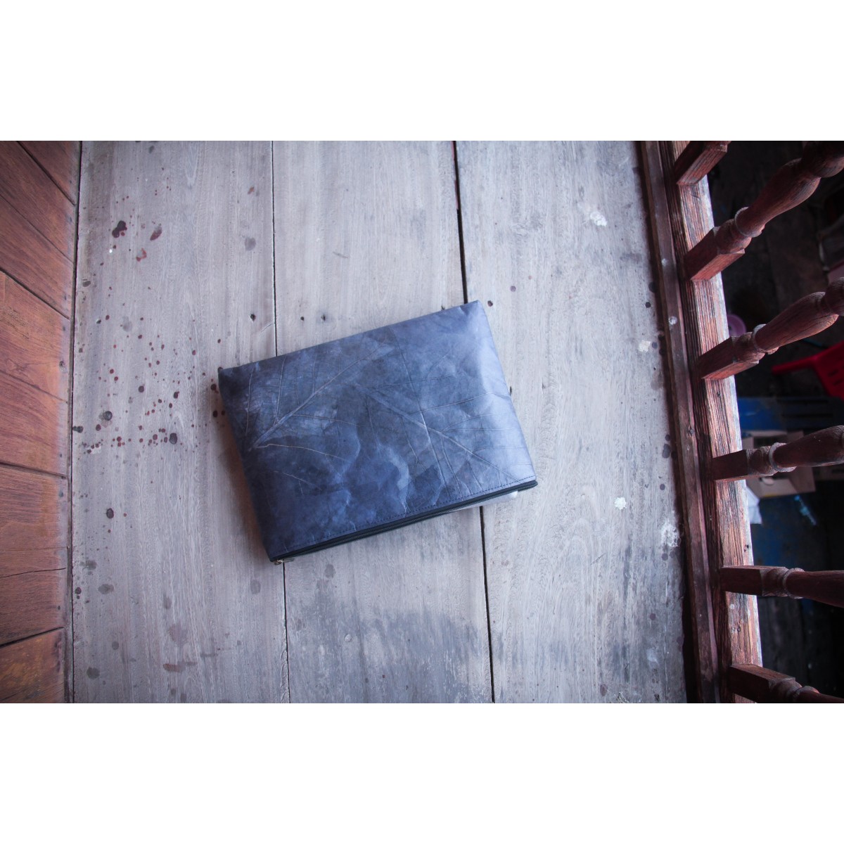 Laptop Hülle 15-16 Zoll aus echten Blättern, Vegane Laptoptasche Blattleder, Nachhaltiges Geschenk für MacBook, Handgemachtes Unikat - blau