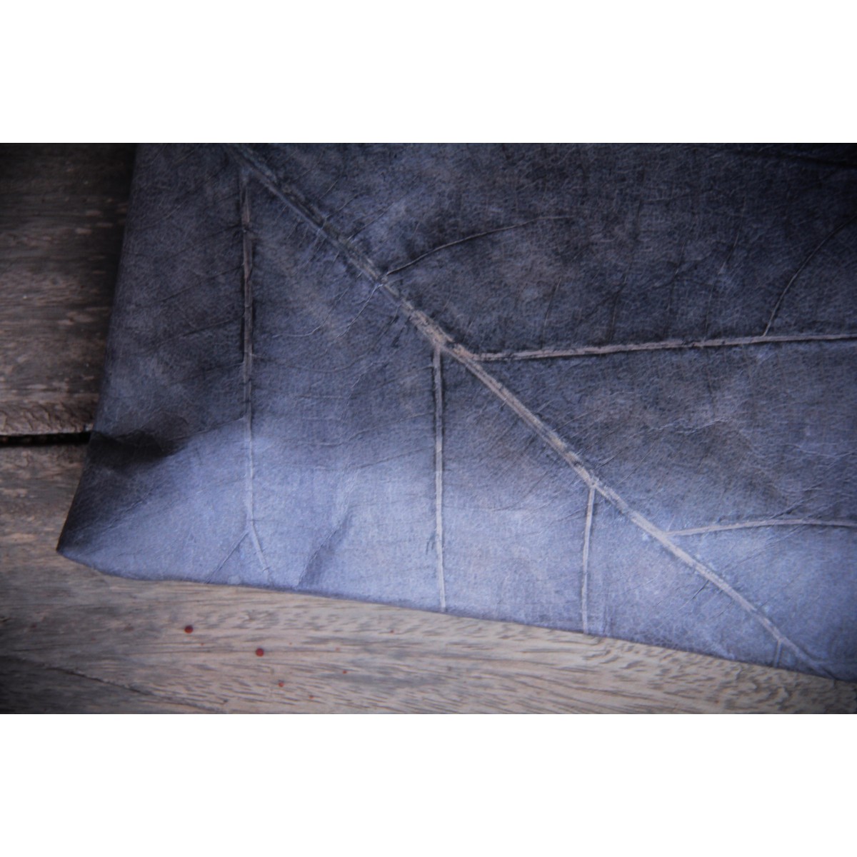 Laptop Hülle 15-16 Zoll aus echten Blättern, Vegane Laptoptasche Blattleder, Nachhaltiges Geschenk für MacBook, Handgemachtes Unikat - blau