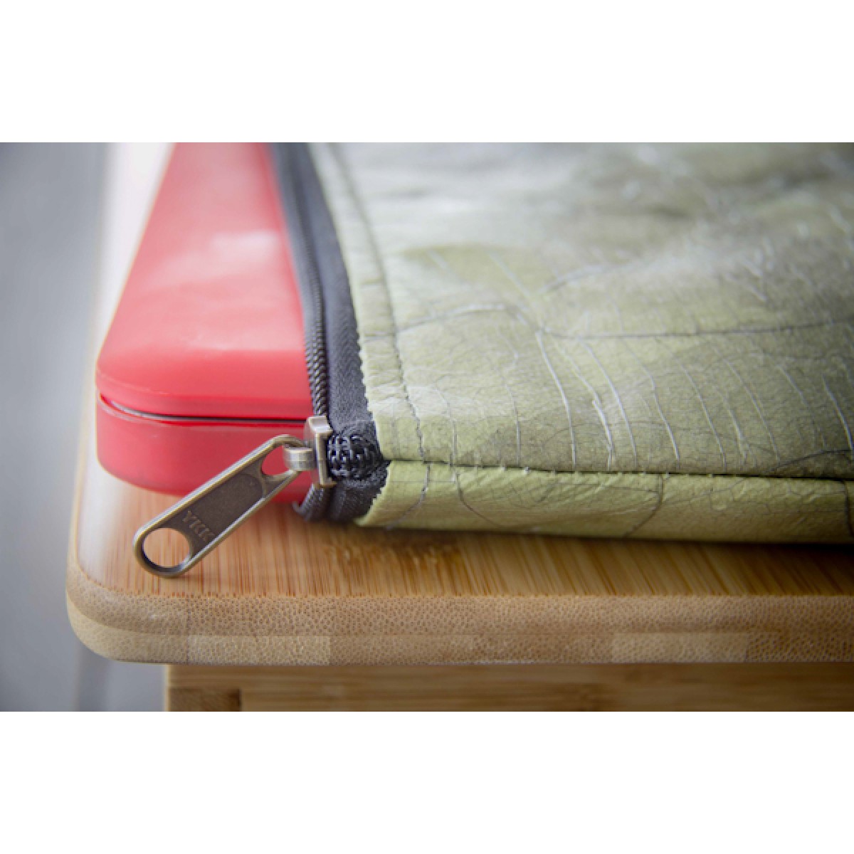Laptop Hülle aus Blättern, wasserabweisende Notebook Tasche 13 - 14 Zoll in grün