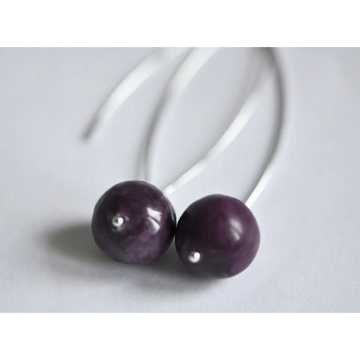 nahili OHRRINGE simply beautiful "berry" lila Naturstein an langen eleganten Haken Weißgold plattiert