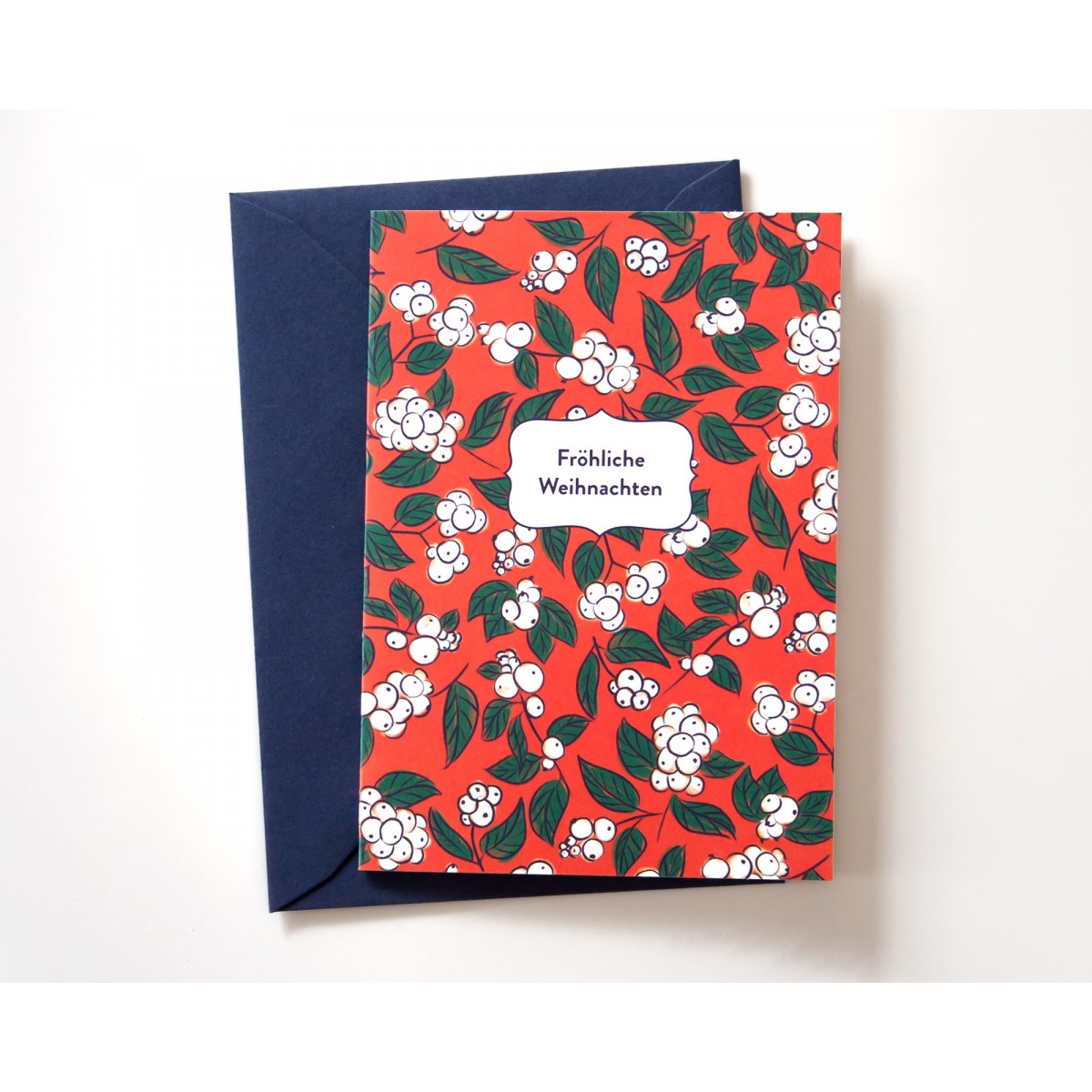 Weihnachtskarte »Fröhliche Weihnachten« mit Schneebeeren-Muster // Papaya paper products