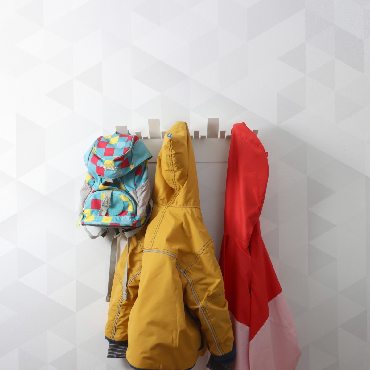 OBE Wandgarderobe in Weiss |  stadtteile