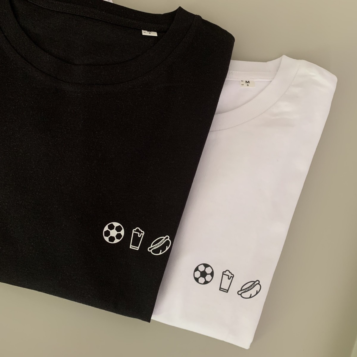 Charles / Shirt Fussball, Bier, Bratwurst / 100% Biobaumwolle / Fair Wear zertifiziert 