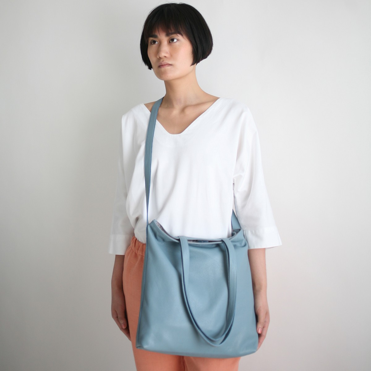 alexbender Multifunktionale Tasche echt Leder Taubenblau