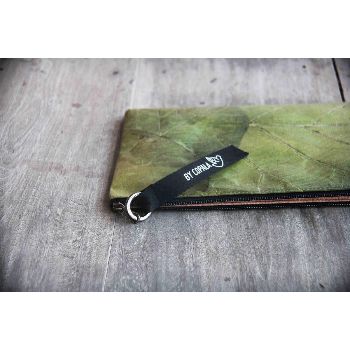 Laptop-Hülle 13" - 14" Zoll aus laminierten Blättern in grün BY COPALA