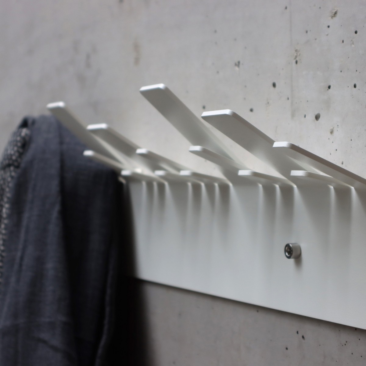 OBE Wandgarderobe in Weiss |  stadtteile