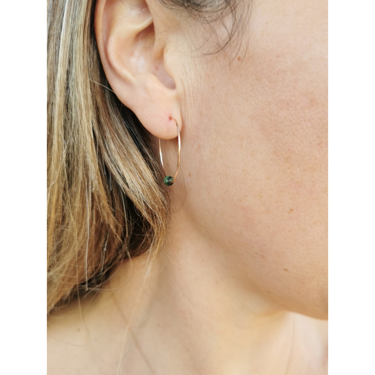 Creolen mit Rubin-Zoisit, minimalistische Ohrringe, everyday earrings - in Sterling Silber und (Rosé) Gold Filled - KIZZU Schmuck