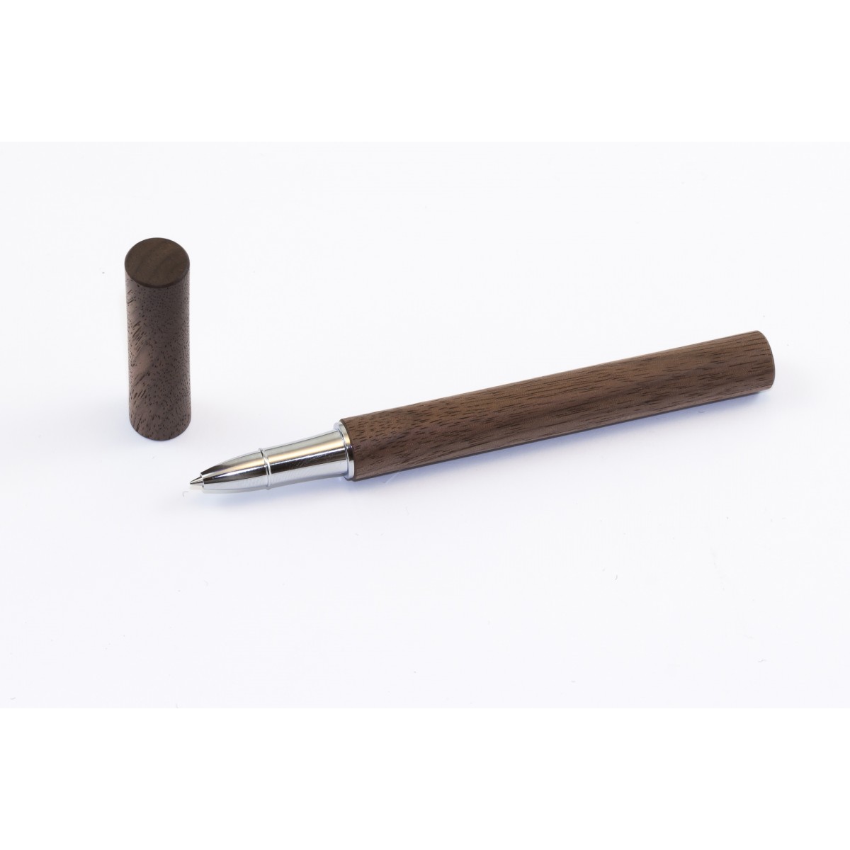 Rollerball aus Nussbaum von Holzmanufaktur Matthias Reichel