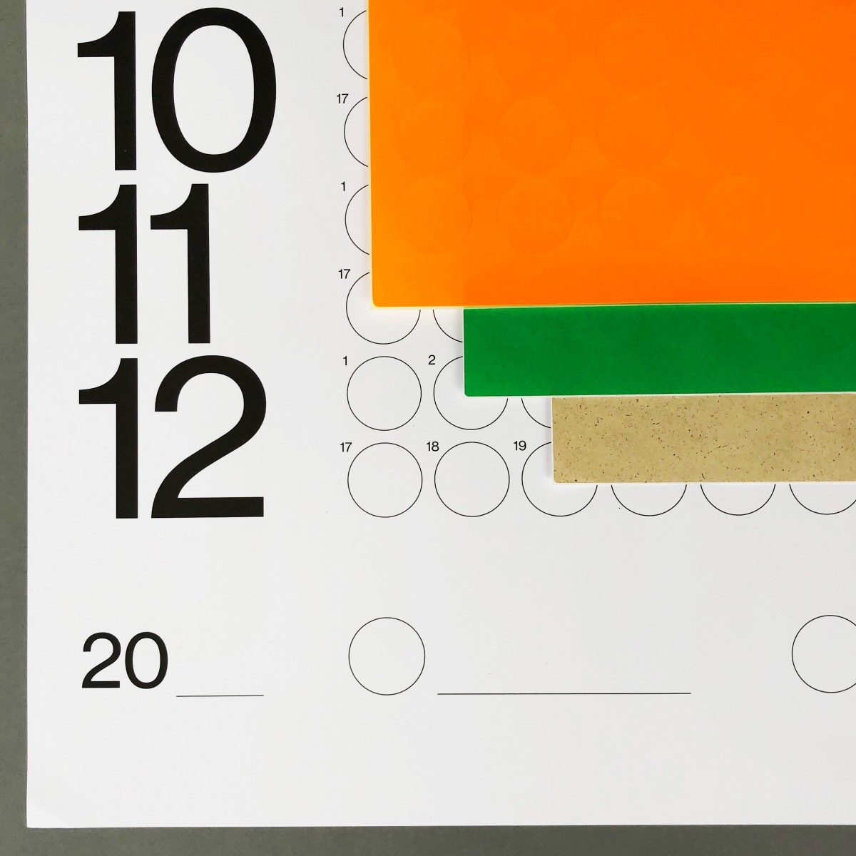 NEW PRINTS ON THE BLOCK / Jahresplaner & Plakat mit Klebepunkten »The future will be bright«
