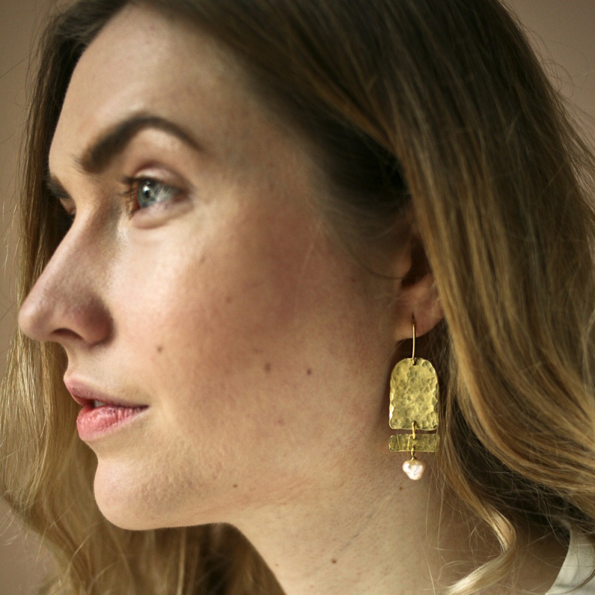 Gudbling // Geometrische Gudbling // Statement Ohrringe mit Süßwasserperlen