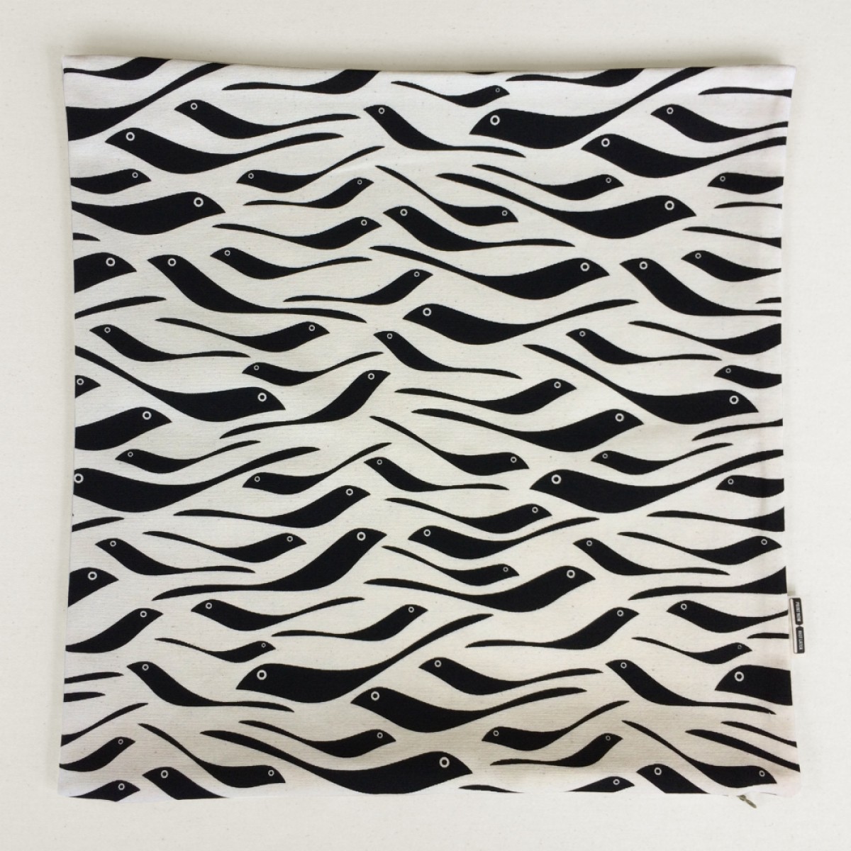 Print now - Riot later ● Kissen Schwalbe, Stoffsiebdruck