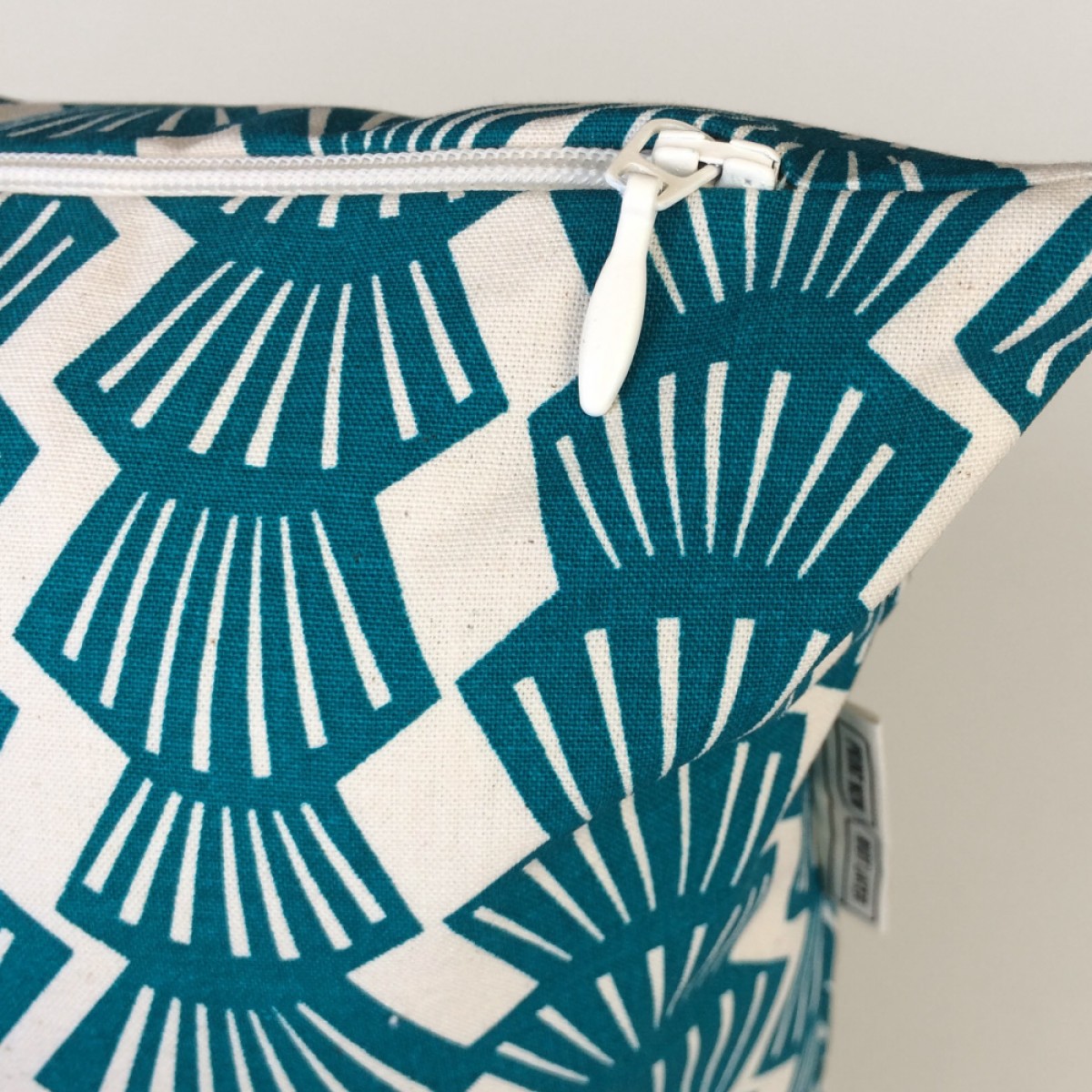 Print now - Riot later ● Kissen Shelly petrol, Stoffsiebdruck