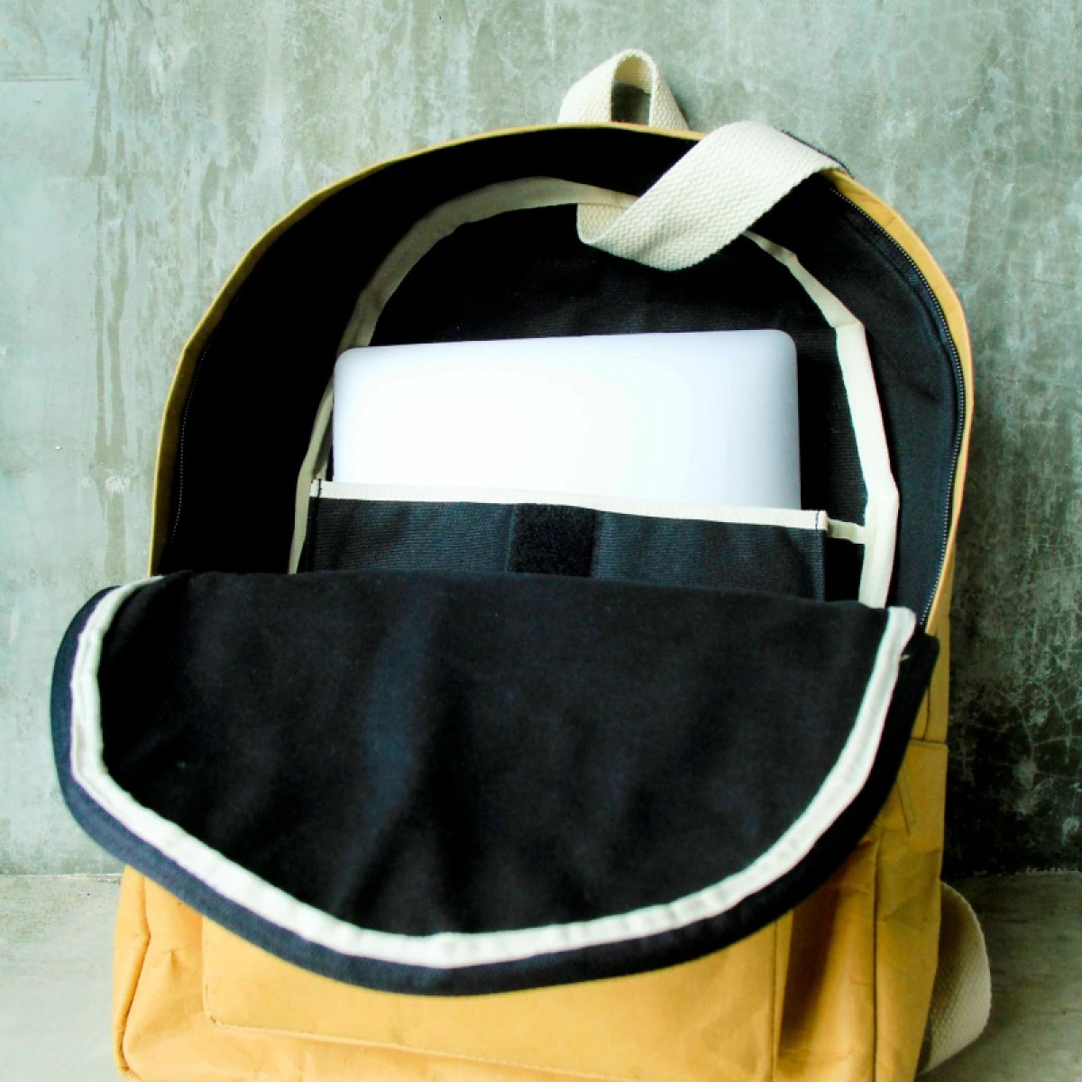 Rucksack aus Kraft Papier 