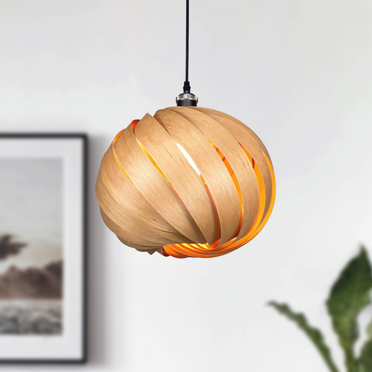 Gofurnit Hängeleuchte 'Mela' aus Kirschbaum Holz. Handgefertigt in Köln.
