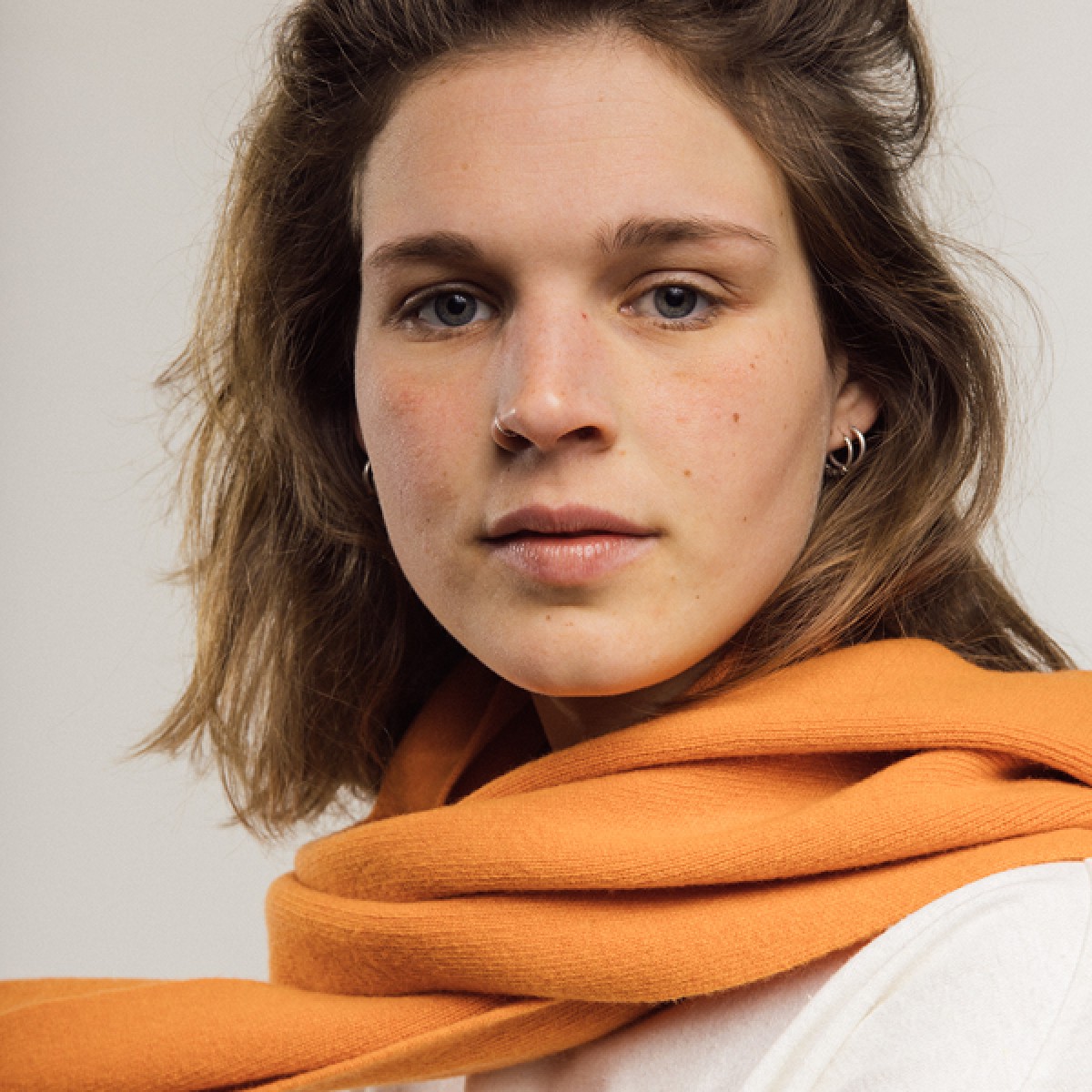 Doing Something Good – Schal Orange – Paradise Security 