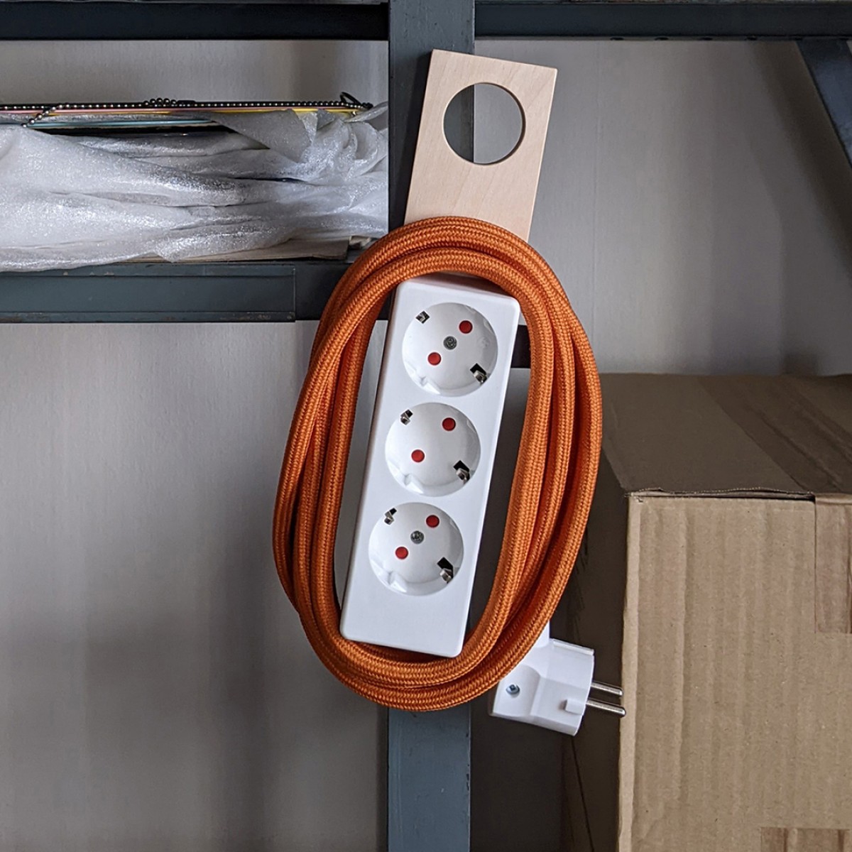 Njustudio Stromer Mini - magisch magnetische Steckerleiste