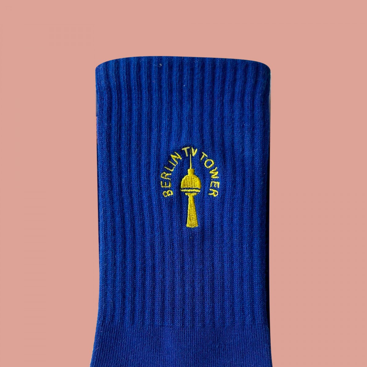 Gerippte TV Tower Socken von Offbeat