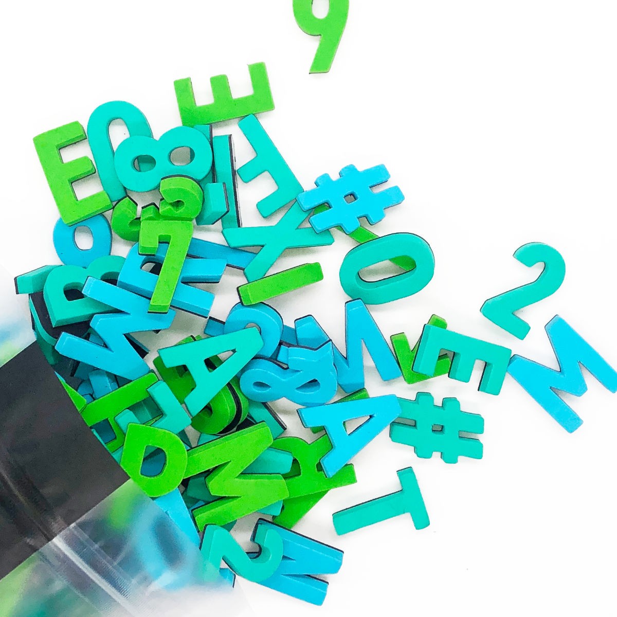 Set mit 200 Magnetbuchstaben, Zahlen & Sonderzeichen. WILD WASSER
