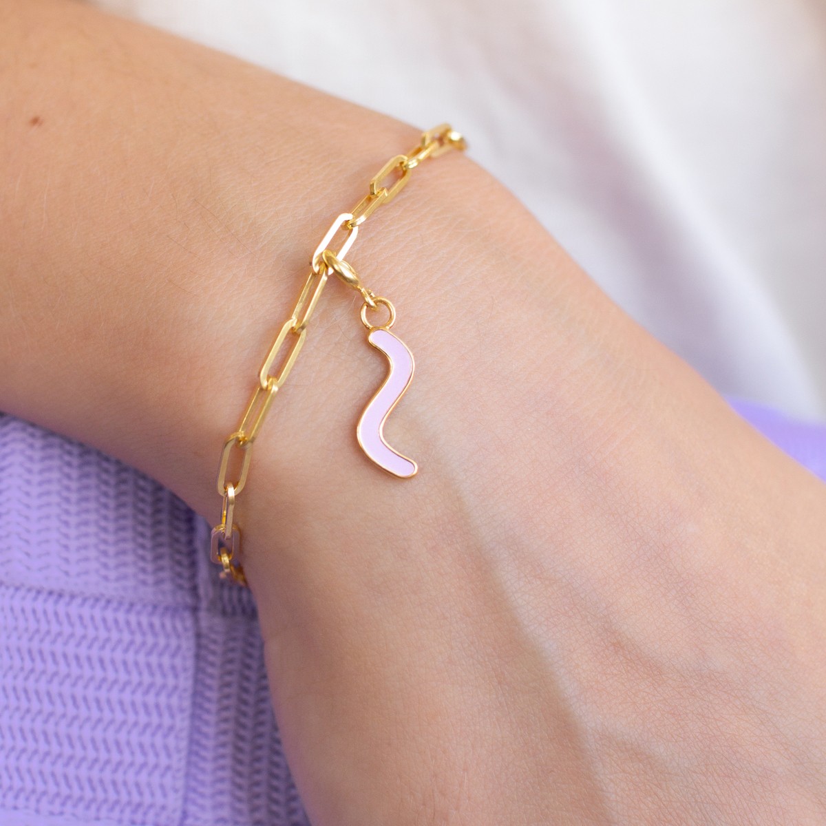 Curvy Charm Anhänger aus Gold Vermeil | Paeoni Colors
