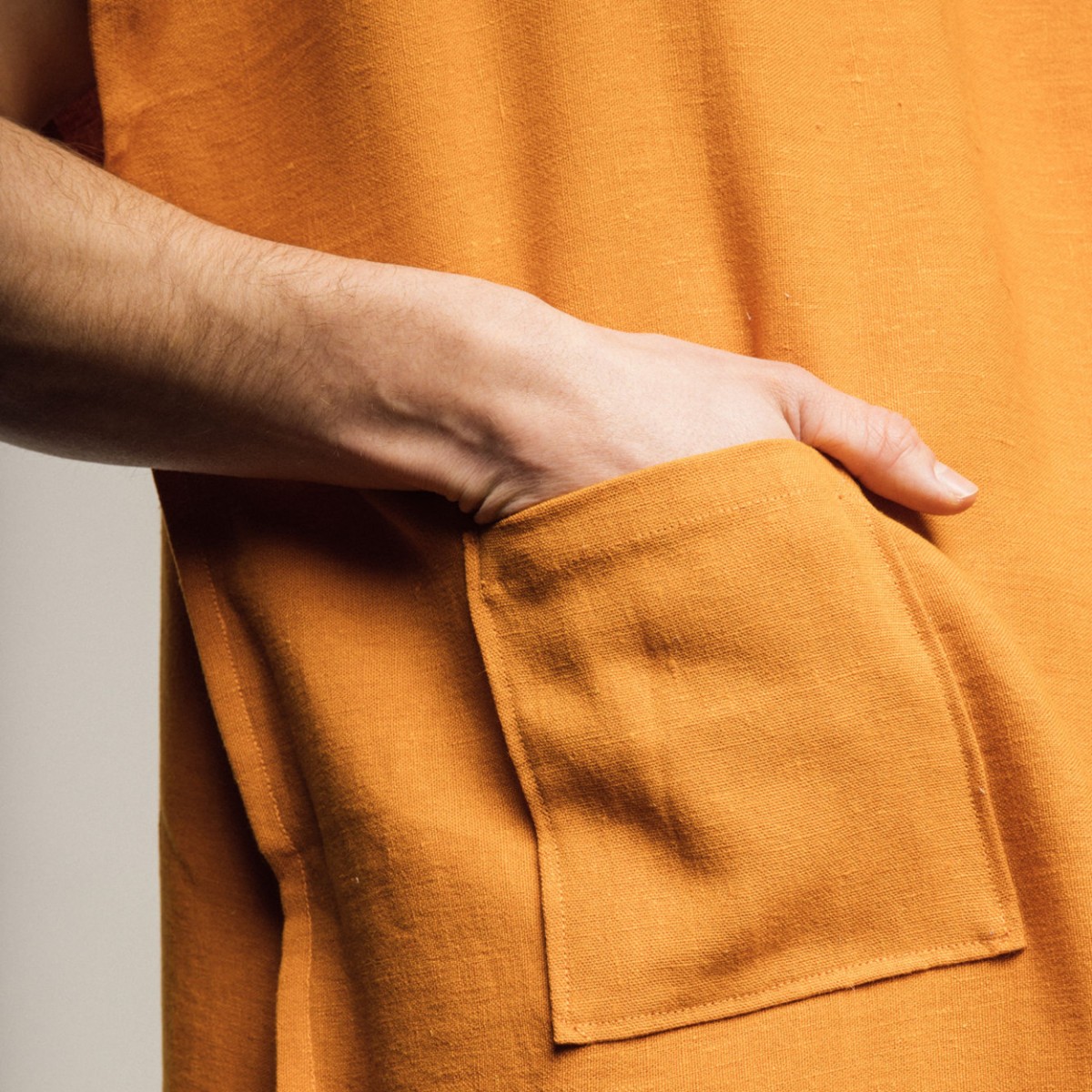 Doing Something Good – Handtuch Poncho Orange – Paradise Security