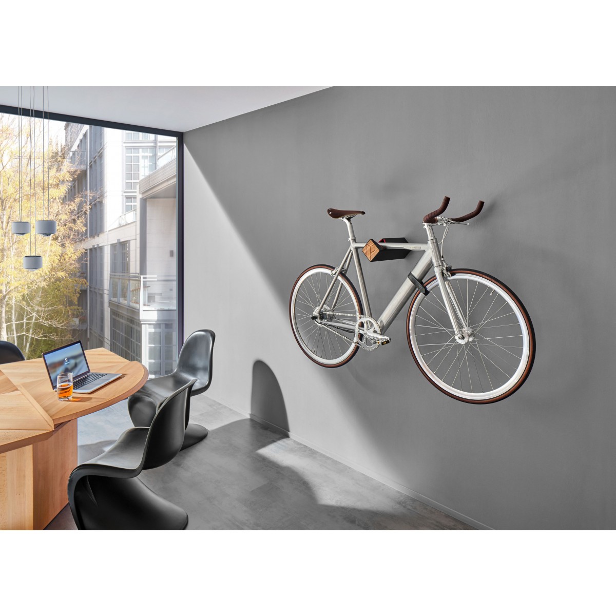 Stilvolle Design Fahrrad Wandhalterung | PARAX® D-RACK | für Rennrad, Hardtail, Cityrad & Tourenrad | Schwarz mit Oliven Holz