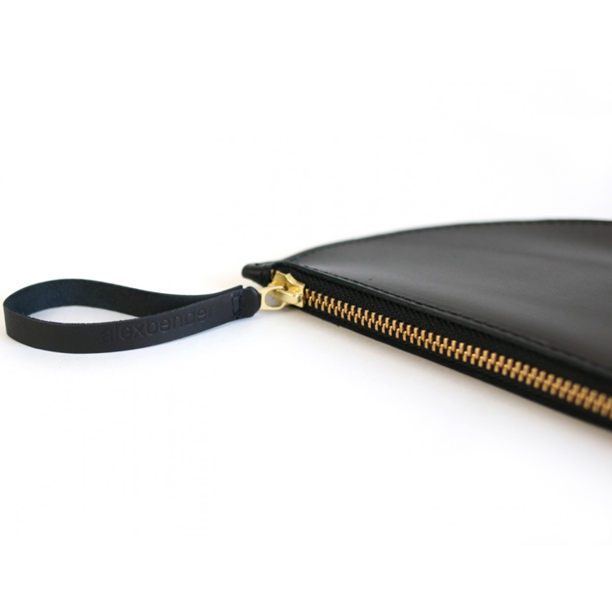 alexbender Halbmondclutch mit Träger Leder Schwarz, Wristlet