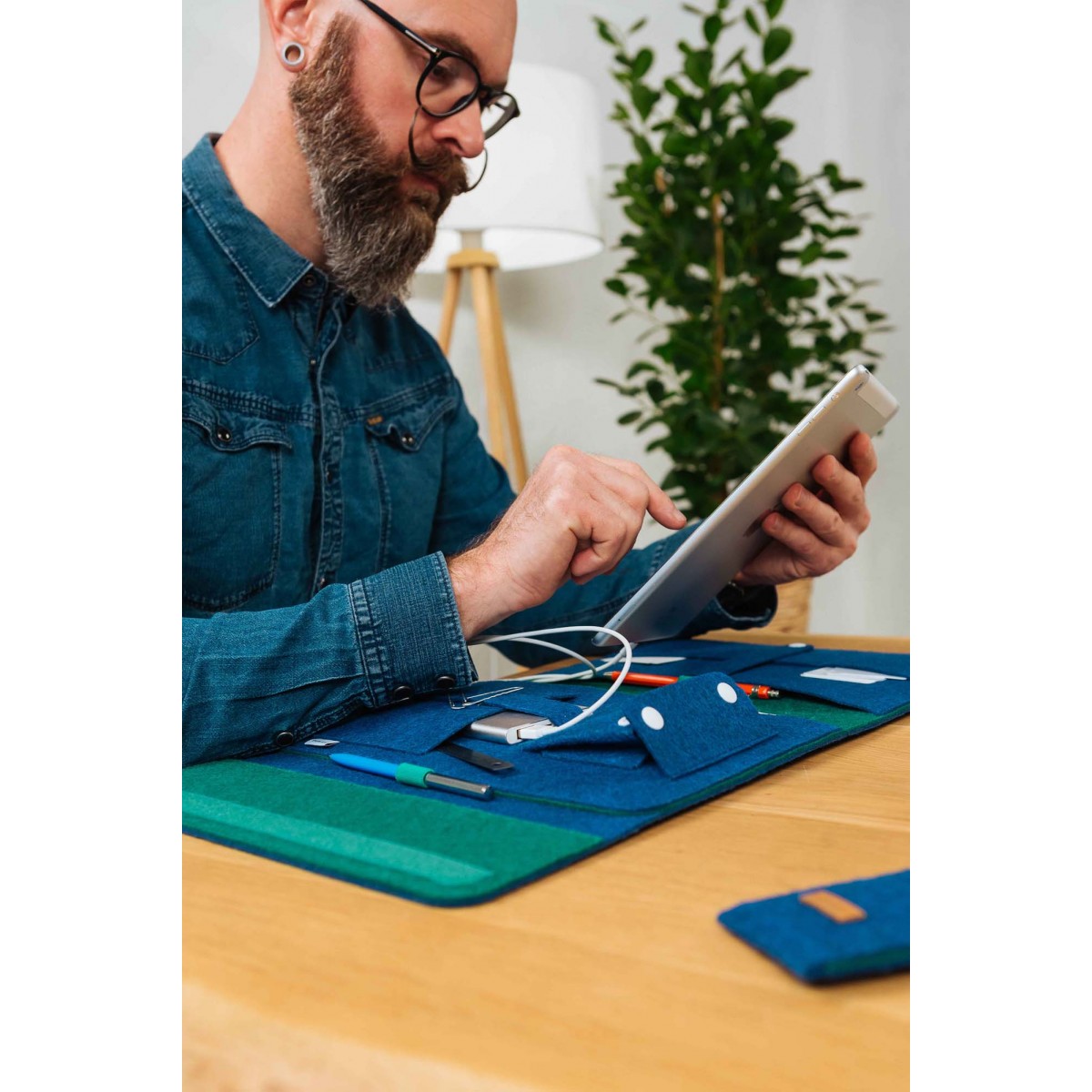 RÅVARE stilvoller Filz-Organizer für Tablets bis 11" und A5-Dokumente, minimalistischer Büroorganizer
