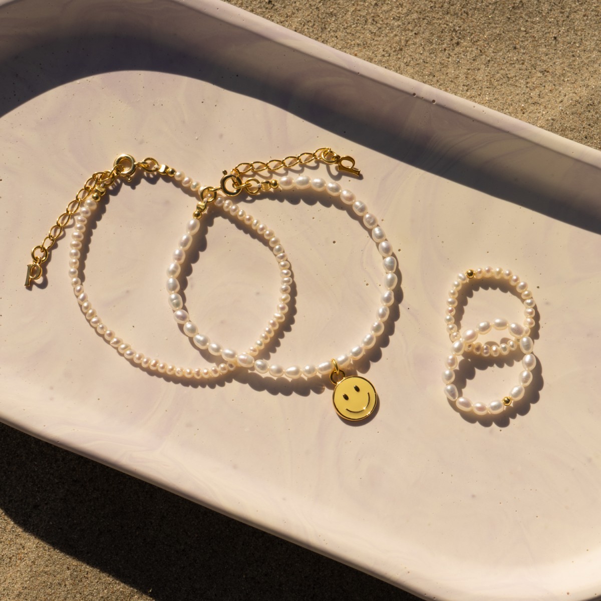Smiley Süßwasserperlen Armband mit Gold Vermeil | Paeoni Colors