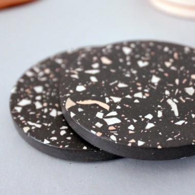 2 Terrazzo Untersetzer Schwarz / VLO design
