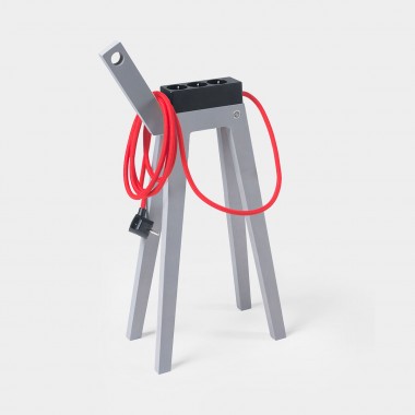 Njustudio Stromer – grey, Steckerleiste schwarz