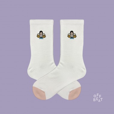 Bestickt Wiesn-Kellnerin Socken von Offbeat