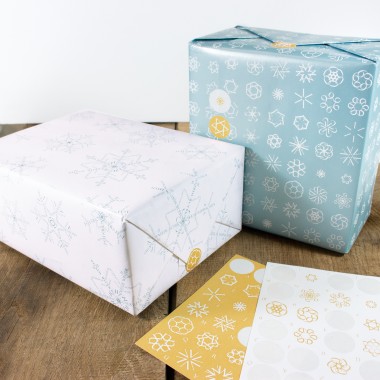 Bow & Hummingbird Geschenkpapier "Schneeflocken I"(weiß)
