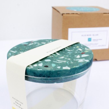 VLO design / Terrazzo Kleines Glas mit grünem Deckel