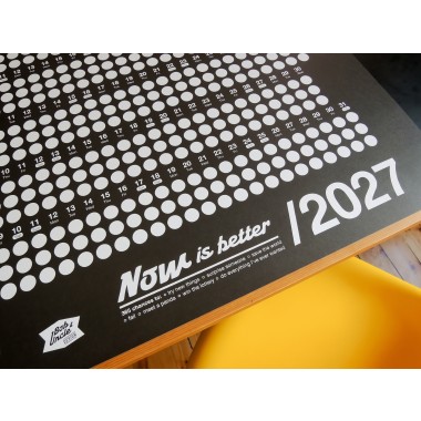 Bob And Uncle Design – Wandkalender – Now Is Better 2027 – Schwarz – 680 x 1000 mm