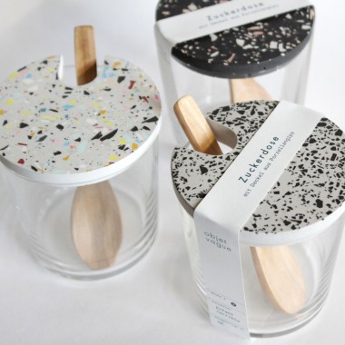 Terrazzo Zuckerdose Glas mit Holzlöffel / grau / objet vague