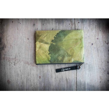 Laptop Hülle aus Blättern, wasserabweisende Notebook Tasche, MacBook Case in grün, 15 Zoll BY COPALA