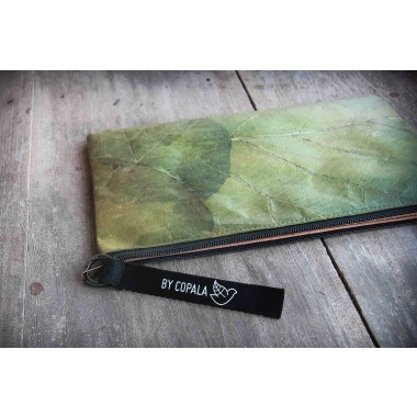 Laptop Hülle aus Blättern, wasserabweisende Notebook Tasche, MacBook Case in grün, 15 Zoll BY COPALA