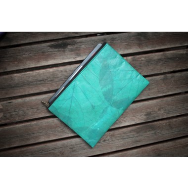 Gefütterte nachhaltige Laptop Hülle 15–16" aus Blattleder – Vegane, handgenähte & wasserabweisende Laptoptasche für MacBook Air/ Pro -türkis