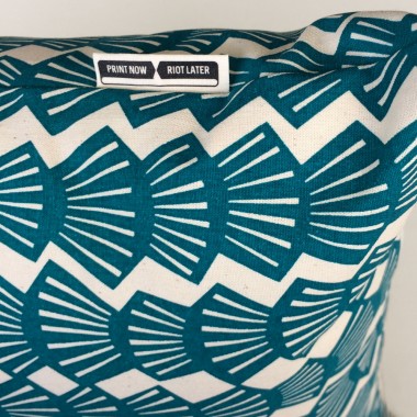 Print now - Riot later ● Kissen Shelly petrol, Stoffsiebdruck