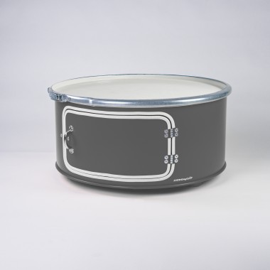 Lockengelöt - Little Bob mit Tür - Couchtisch aus Hamburger Ölfässern
