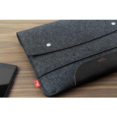 Pack & Smooch - MacBook Pro 13" Sleeve (Touch Bar/Touch ID)