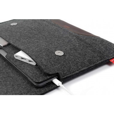 Pack & Smooch - MacBook Pro 13" Sleeve (Touch Bar/Touch ID)