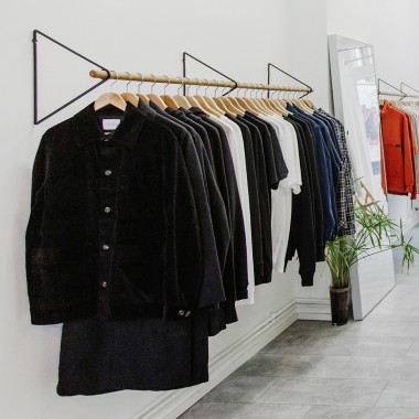 SOLID Garderobe Schwarz | Result Objects 