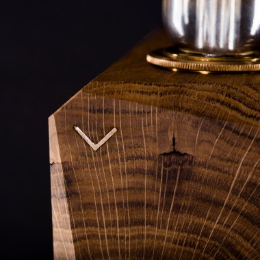 KUBUS | Tischleuchte aus Holz von Verschnitt mit Leuchtmittel VORONOI I von Tala