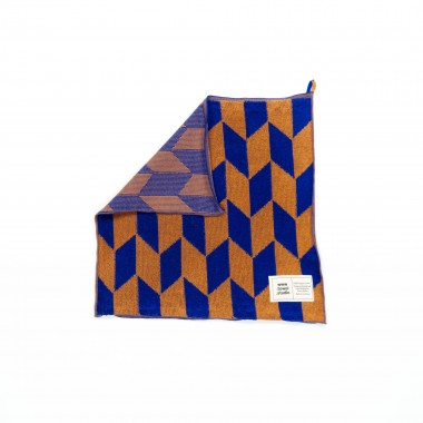 Towel.Studio | Arrow Tail Küchenhandtuch | Azure & Chestnut